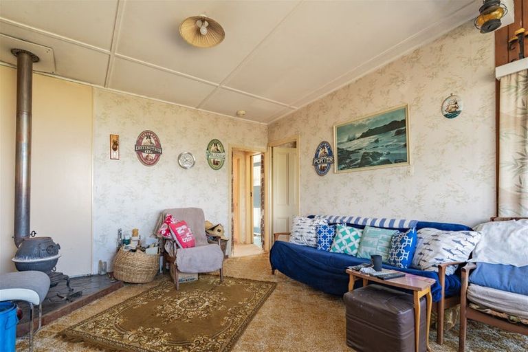Photo of property in 1390 Taieri Mouth Road, Taieri Mouth, 9091