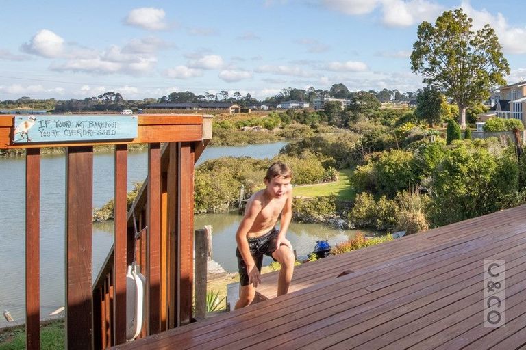 Photo of property in 18 Kent Terrace, Riverhead, 0820