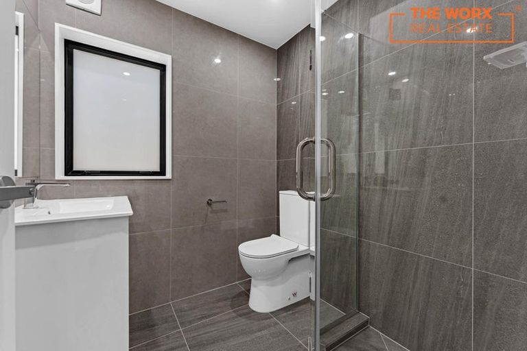Photo of property in 12a Mcleod Road, Weymouth, Auckland, 2103