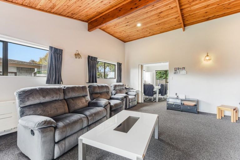 Photo of property in 27 Browning Crescent, Stoke, Nelson, 7011