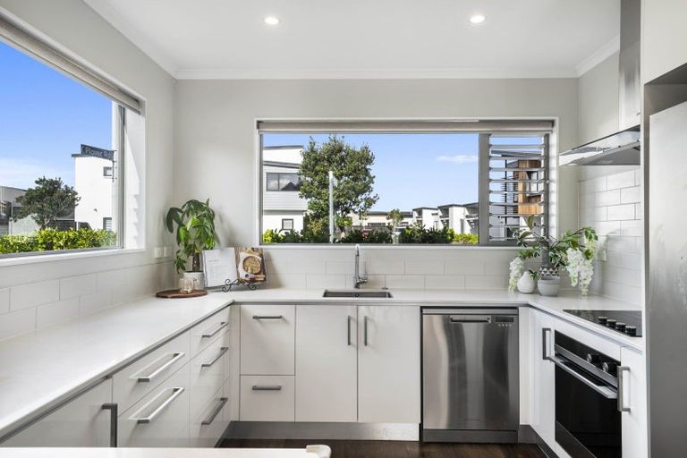 Photo of property in 38 Wallace Road, Hobsonville, Auckland, 0616