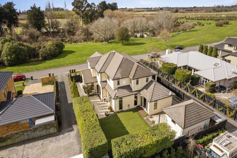 Photo of property in 68 Willowview Drive, Redwood, Christchurch, 8051