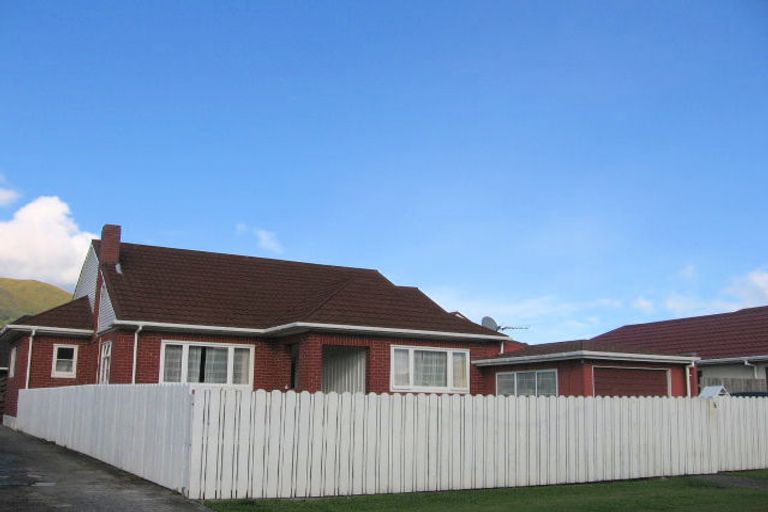 Photo of property in 2/96 Cambridge Terrace, Waterloo, Lower Hutt, 5011