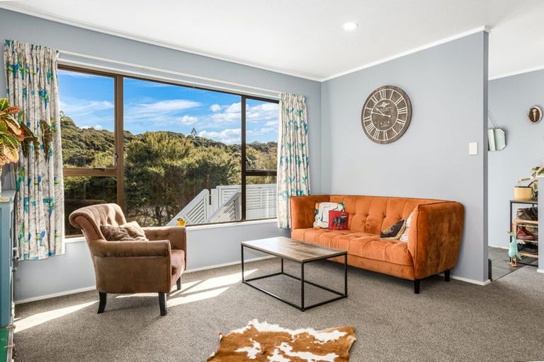 Photo of property in 49b Albatross Close, Whitby, Porirua, 5024