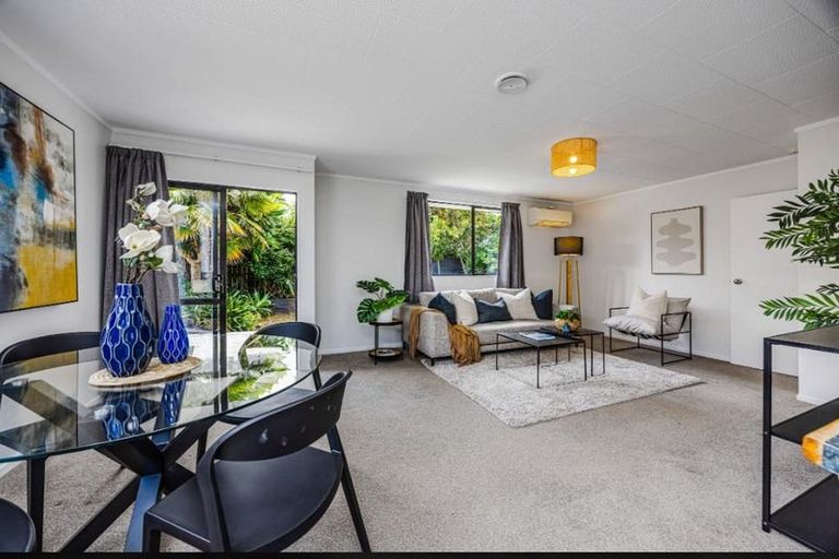 Photo of property in 2/136 Buckland Road, Mangere East, Auckland, 2024