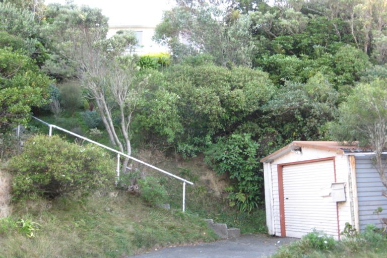 Photo of property in 30 Lyndfield Lane, Newlands, Wellington, 6037