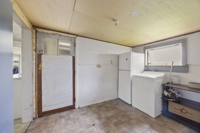 Photo of property in 1 Wood Street, Kakaramea, Patea, 4598