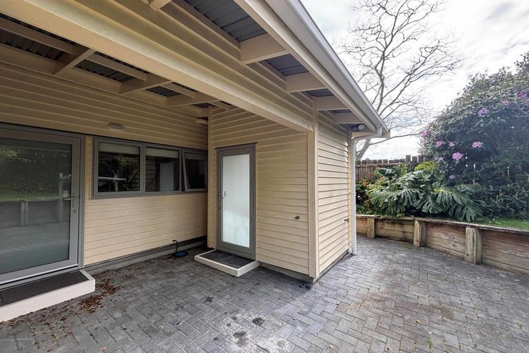 Photo of property in 4/41a Tramway Road, Beach Haven, Auckland, 0626