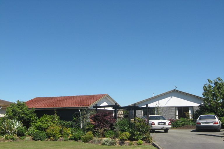 Photo of property in 25 Arcon Drive, Broomfield, Christchurch, 8042