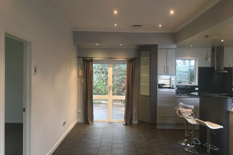 Photo of property in 18 Shetland Street, Glen Eden, Auckland, 0602