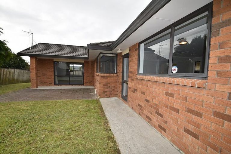 Photo of property in 10 Killeen Place, Flat Bush, Auckland, 2019