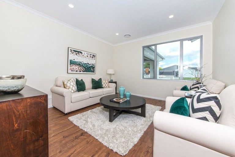 Photo of property in 1 Fred White Drive, Kumeu, 0810