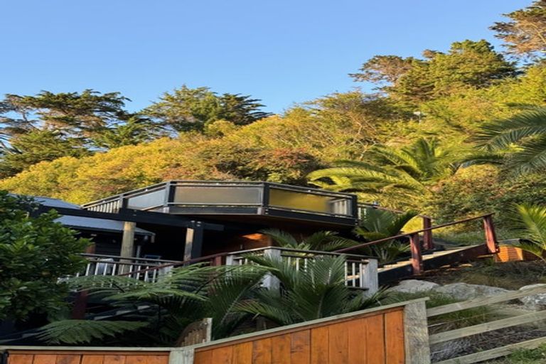 Photo of property in 15 Waiwera Road, Waiwera, Orewa, 0994
