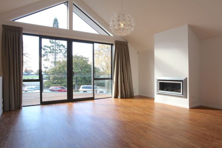 Photo of property in 105u2 Seddon Road, Frankton, Hamilton, 3204