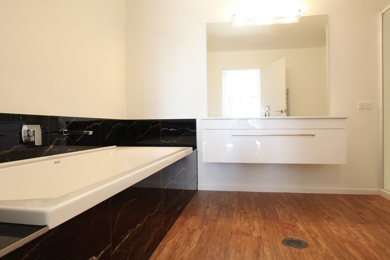 Photo of property in 105u2 Seddon Road, Frankton, Hamilton, 3204