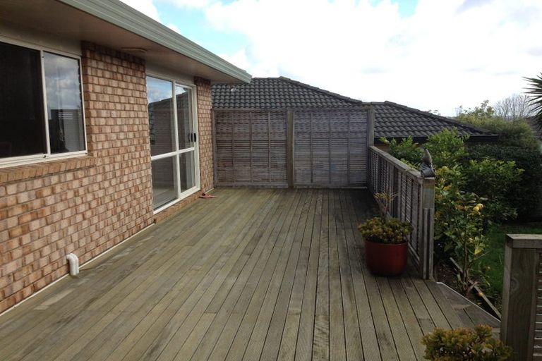 Photo of property in 6 Conacher Close, East Tamaki Heights, Auckland, 2016