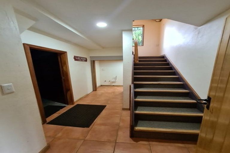 Photo of property in 9 Lindaver Grove, Merrilands, New Plymouth, 4312