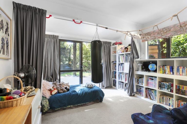 Photo of property in 104 Konini Road, Titirangi, Auckland, 0604