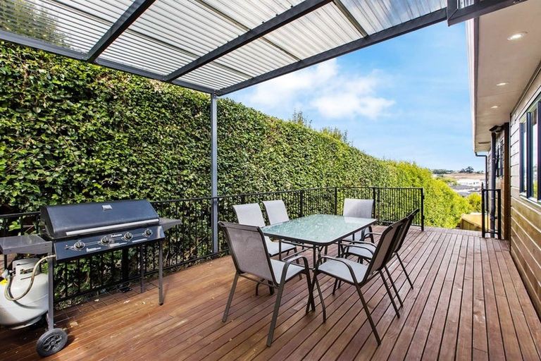 Photo of property in 16 Moera Place, Stanmore Bay, Whangaparaoa, 0932