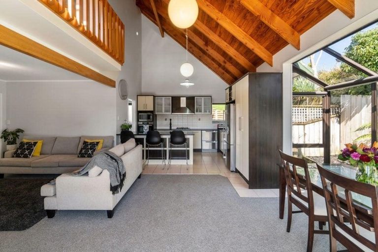 Photo of property in 13 Petrel Place, Massey, Auckland, 0614