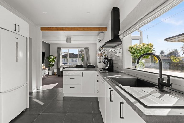 Photo of property in 1004 Garry Street, Raureka, Hastings, 4120