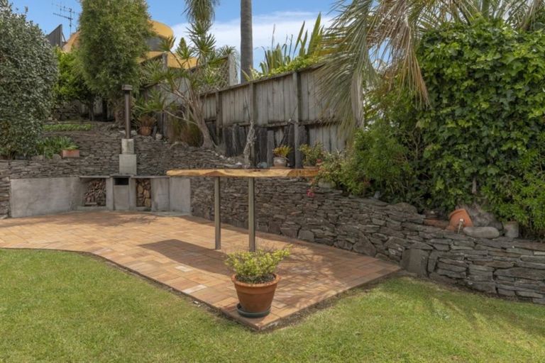 Photo of property in 11 Keam Way, Welcome Bay, Tauranga, 3112