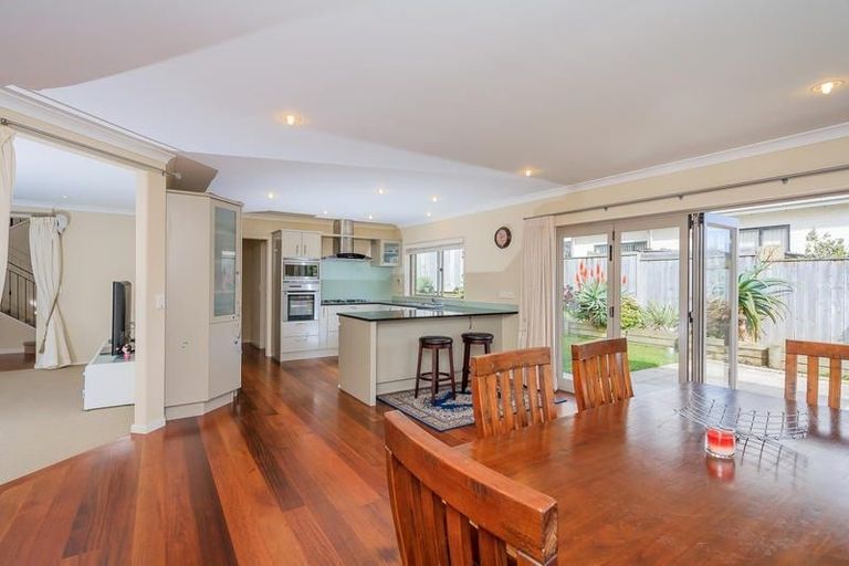 Photo of property in 34 Laurel Oak Drive, Schnapper Rock, Auckland, 0632