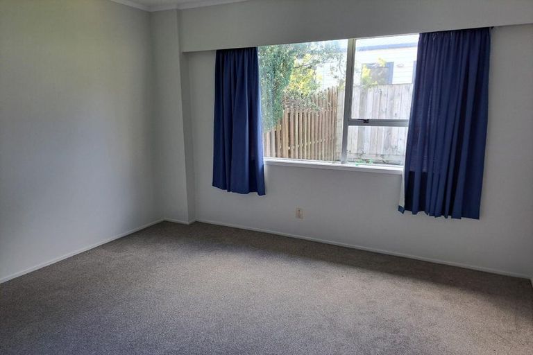 Photo of property in 2/15a Mcintyre Road, Mangere Bridge, Auckland, 2022