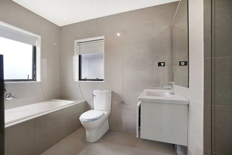 Photo of property in 1 Geranium Avenue, Flat Bush, Auckland, 2019