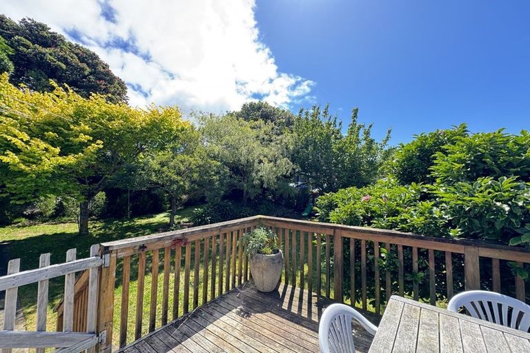 Photo of property in 6 Mahoe Street, Tawa, Wellington, 5028