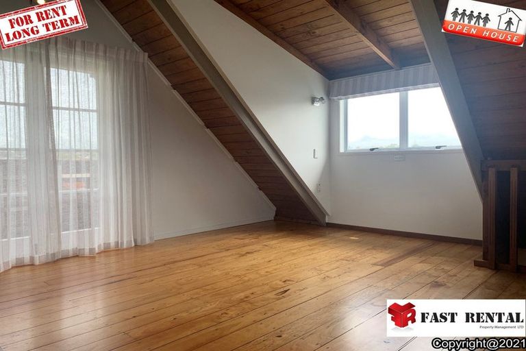 Photo of property in 83 Red Beach Road, Red Beach, 0932