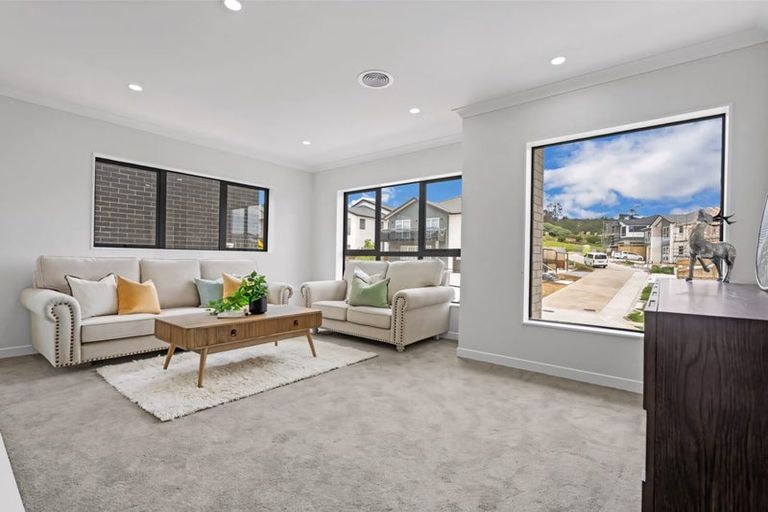 Photo of property in 63 Koromeke Street, Flat Bush, Auckland, 2019