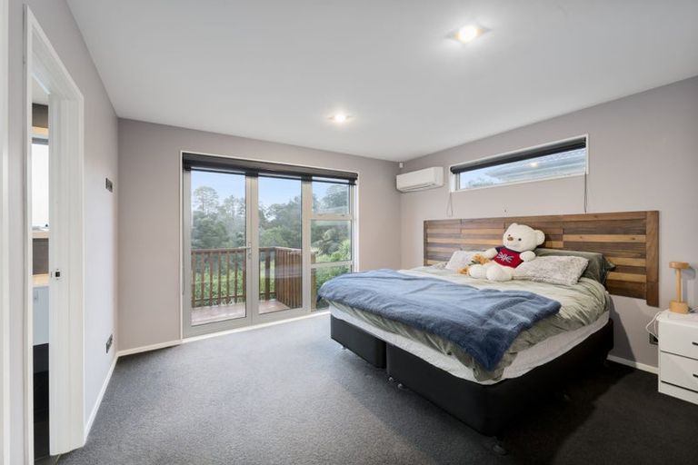 Photo of property in 94 Lake Panorama Drive, Henderson Valley, Auckland, 0612