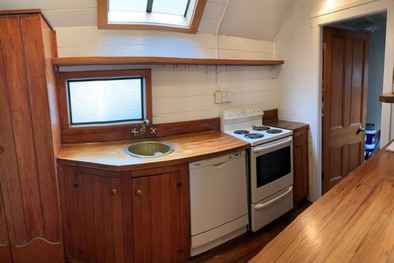 Photo of property in 33 Peacock Street, Christchurch Central, Christchurch, 8013