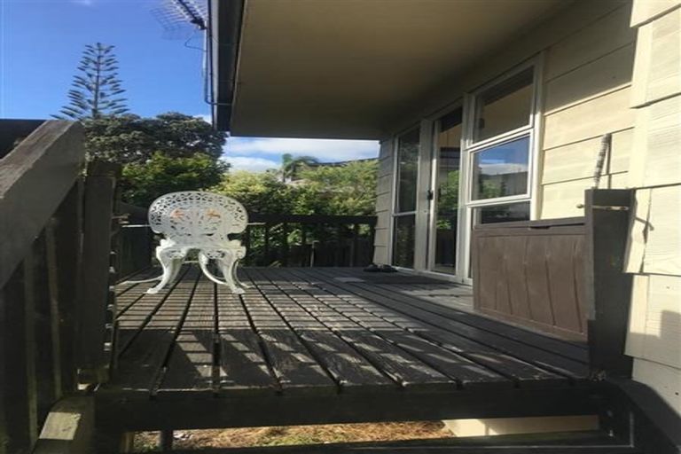 Photo of property in 2/11 Foley Place, Torbay, Auckland, 0632