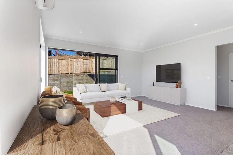 Photo of property in 17 Kuku Avenue, Red Beach, 0932