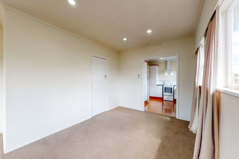 Photo of property in 26 Robert Street, Newlands, Wellington, 6037