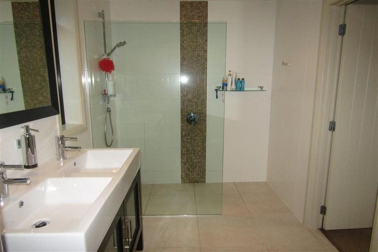 Photo of property in 136 Upper Harbour Drive, Greenhithe, Auckland, 0632