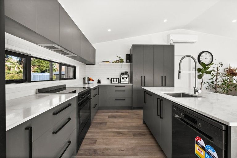 Photo of property in 2480 Kahuranaki Road, Elsthorpe, Havelock North, 4295