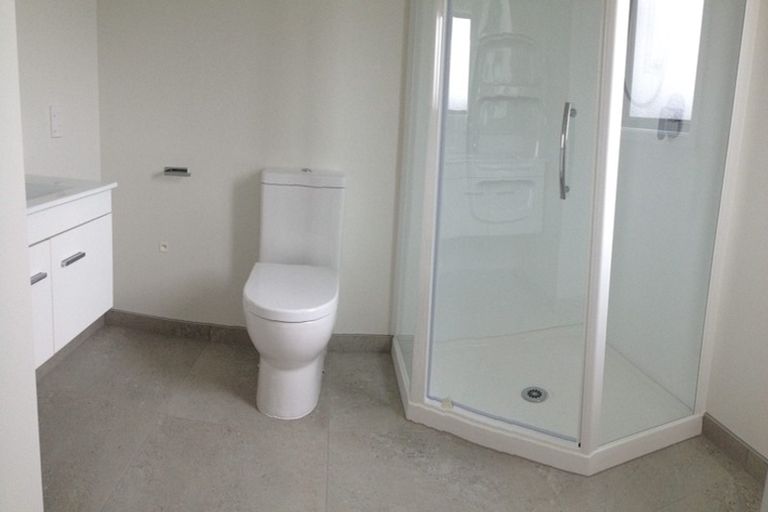 Photo of property in 114 Hobsonville Point Road, Hobsonville, Auckland, 0616