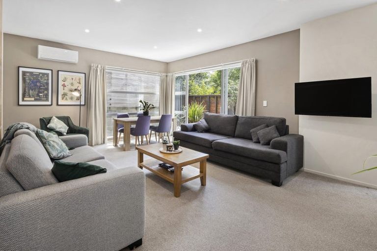 Photo of property in 4 Tiketike Way, Brooklyn, Wellington, 6021