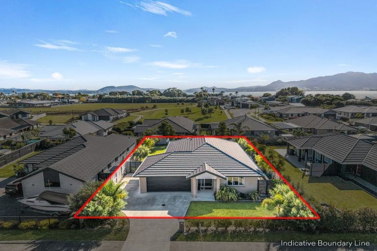 Photo of property in 11 Kaurinui Crescent, One Tree Point, 0118