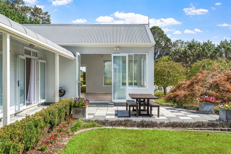 Photo of property in 215 Kaipara Flats Road, Warkworth, 0981