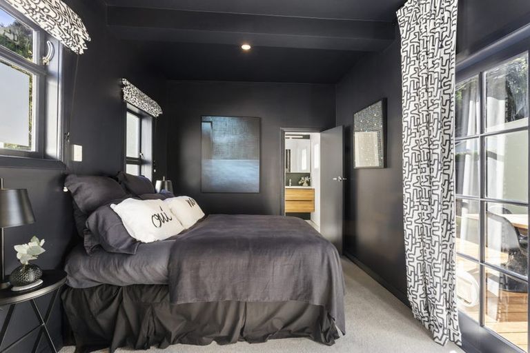 Photo of property in 36 Derwent Street, Island Bay, Wellington, 6023