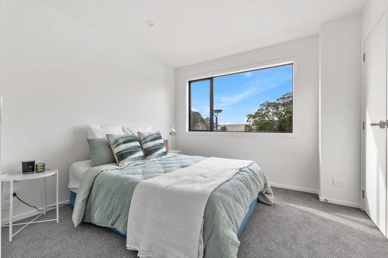 Photo of property in 3 Meg Lane, Glen Eden, Auckland, 0602