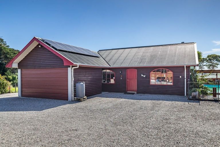 Photo of property in 389 Kawiu Road, Levin, 5510