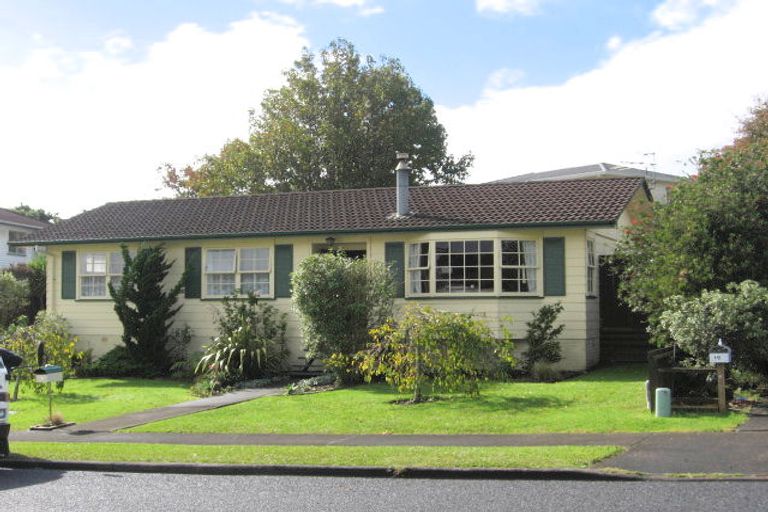 Photo of property in 14 Cairngorm Place, Highland Park, Auckland, 2010