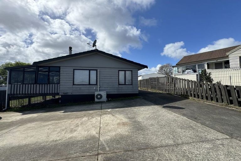 Photo of property in 51 Hollyford Drive, Clover Park, Auckland, 2105
