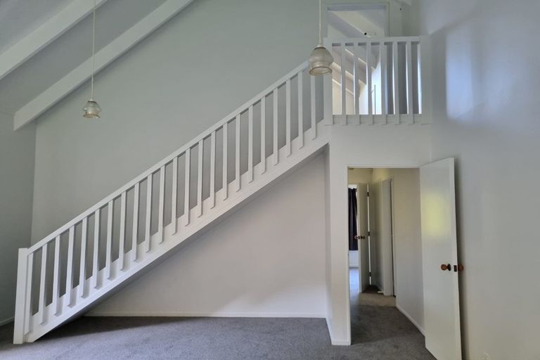Photo of property in 54f2 Hungerford Road, Houghton Bay, Wellington, 6023