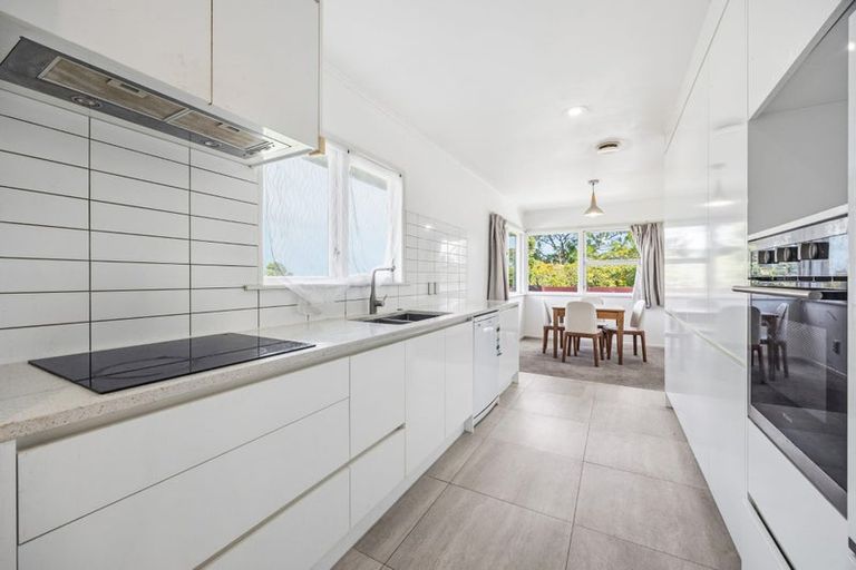Photo of property in 4 Riverhills Avenue, Pakuranga Heights, Auckland, 2010